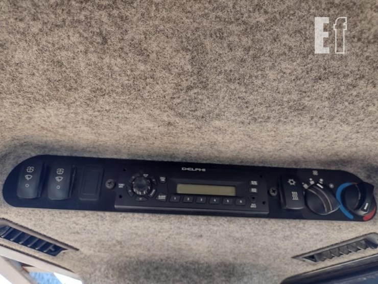 2012-deere-700j-lt-image-9