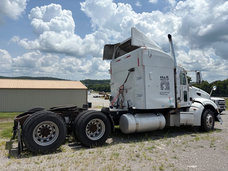 2010-peterbilt-386-image-4