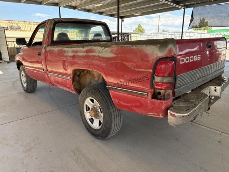 1994-dodge-ram-2500-image-5