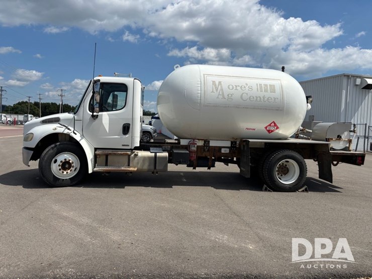 2006-freightliner-business-class-(dr12083)-image-3