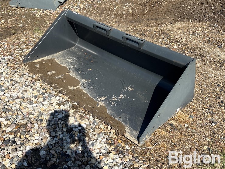 bobcat-68”-heavy-duty-skid-steer-bucket-image-1