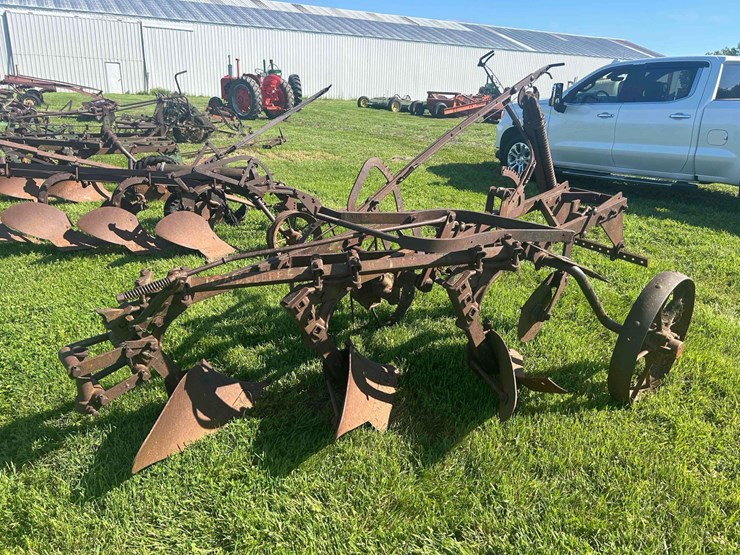 john-deere-plow-image-11