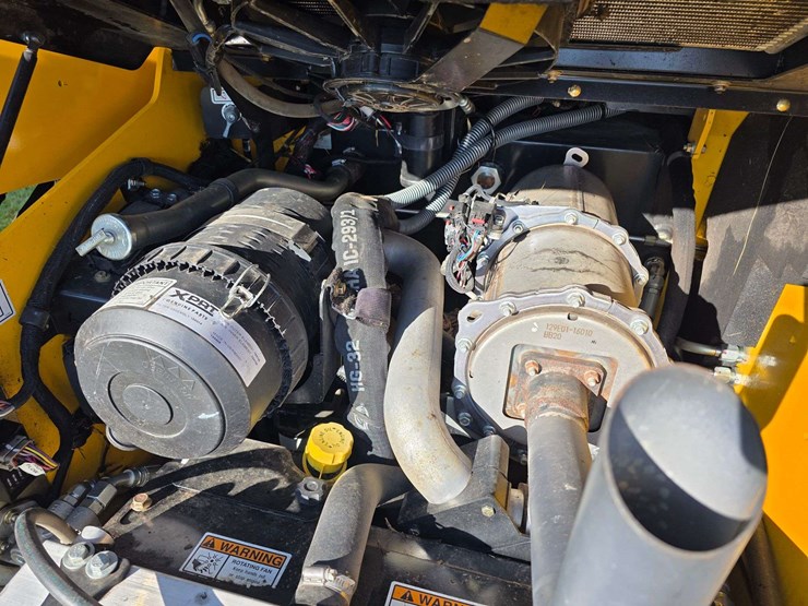 2019-gehl-v270-image-29