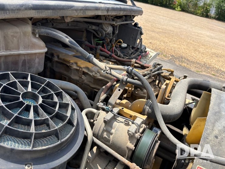 2006-freightliner-business-class-(dr12083)-image-27