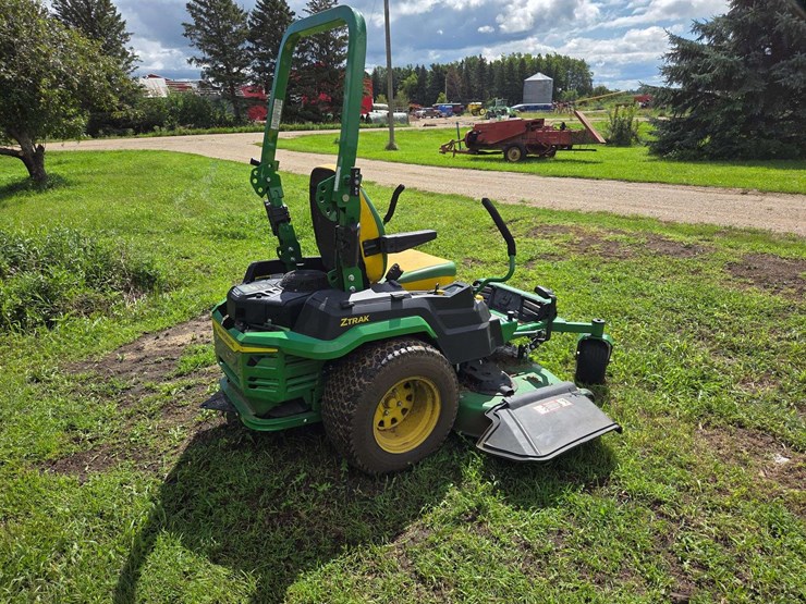 2023-john-deere-la-image-12