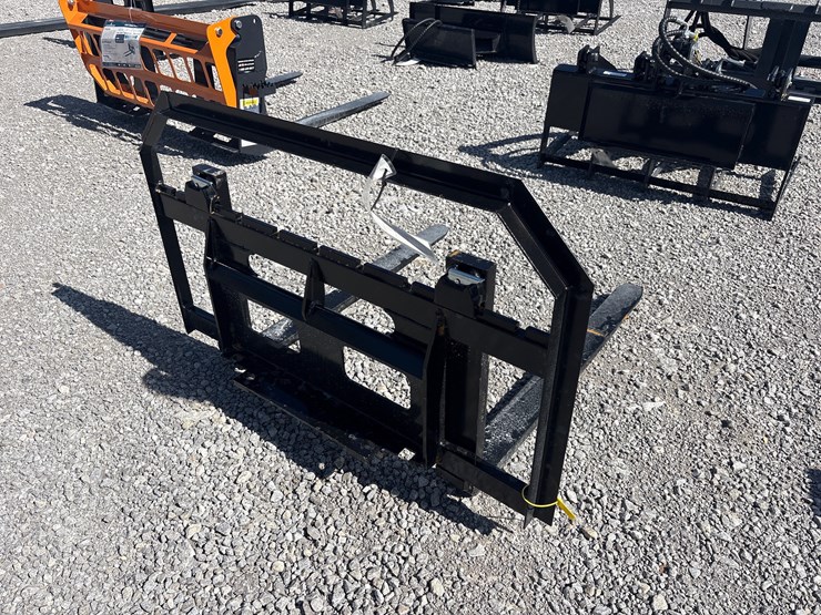 #28502-•-pallet-forks-image-3