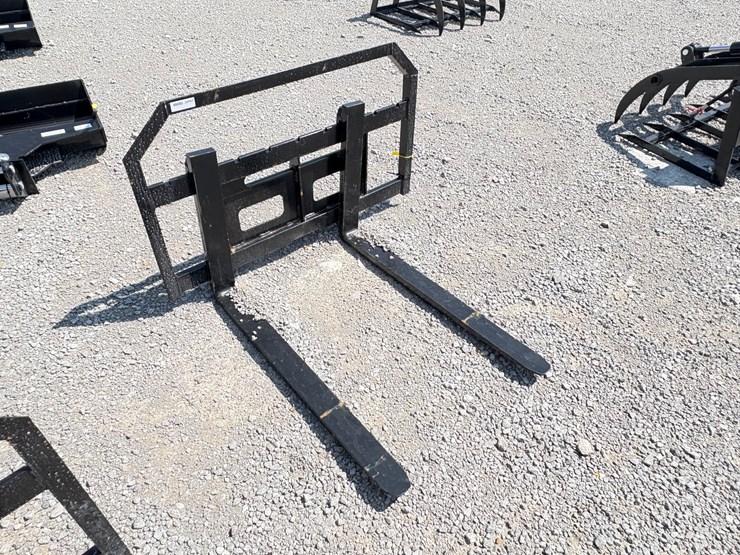#28503-•-pallet-forks-image-2