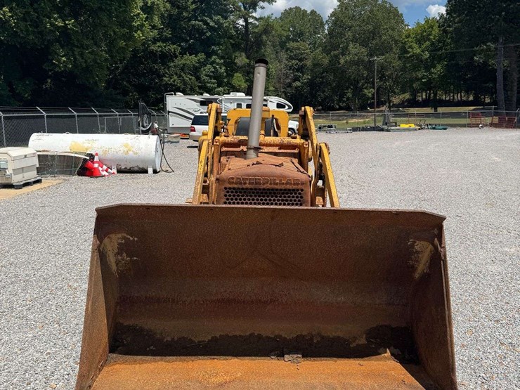 caterpillar-933-image-17