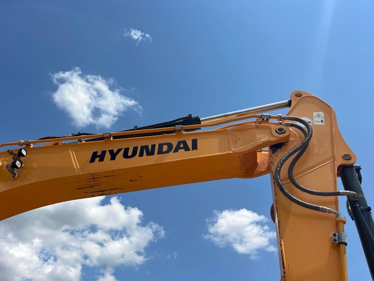2019-hyundai-hx300l-image-12