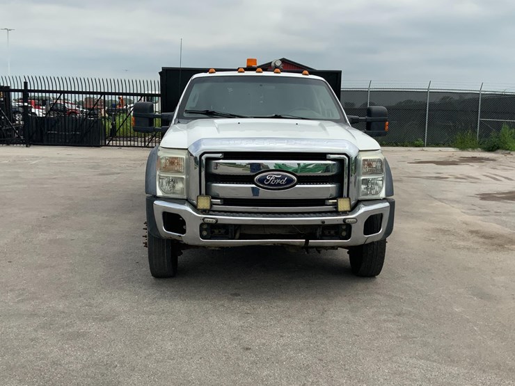 2011-ford-f550-xlt-image-2