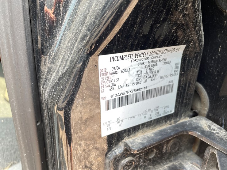 2007-ford-f550-image-34