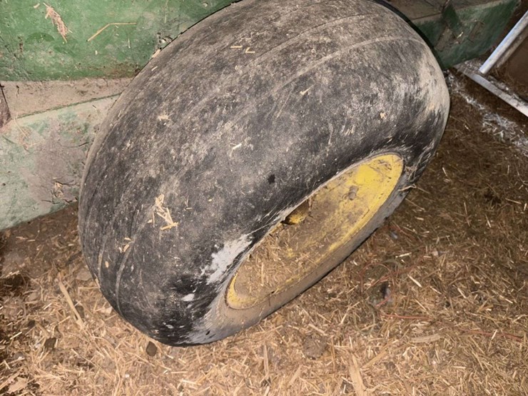 john-deere-700-image-10