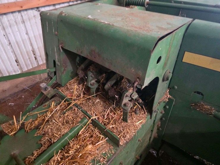 john-deere-336-image-16