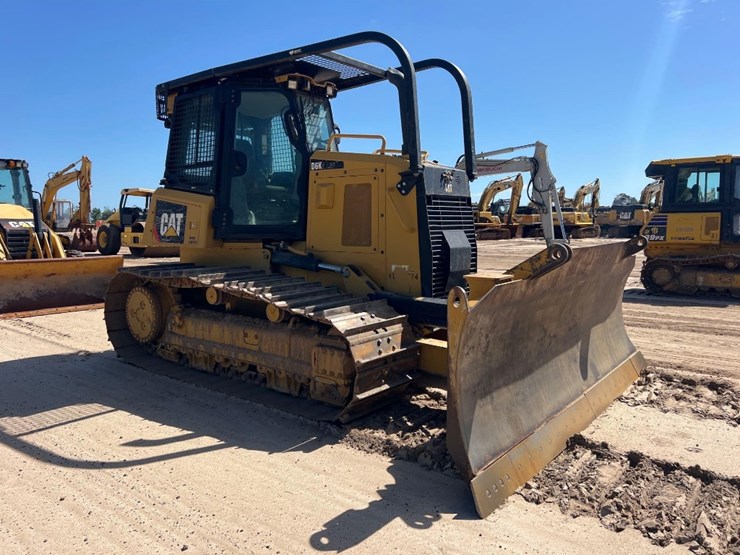 2020-caterpillar-d6k2-lgp-image-6