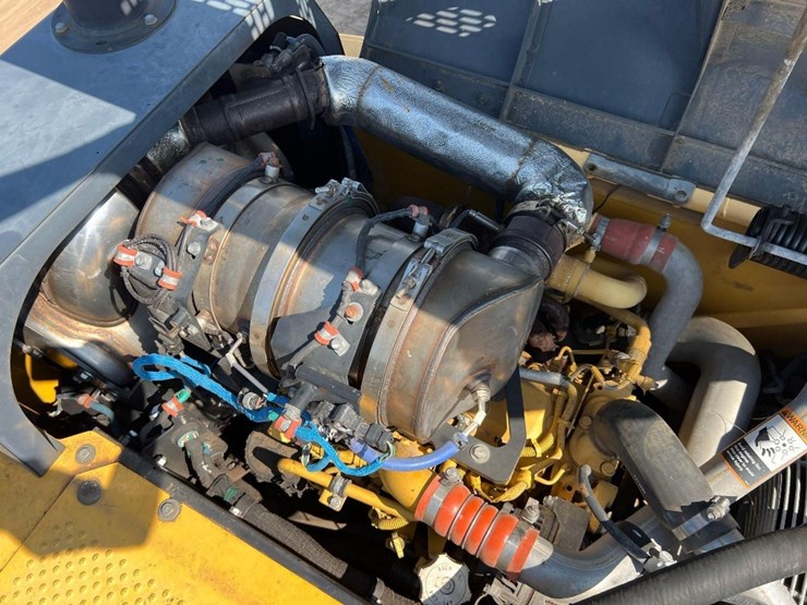 2018-deere-160g-lc-image-40