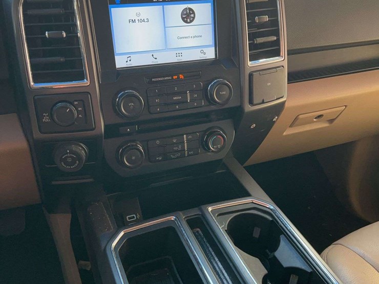 2017-ford-f150-image-30