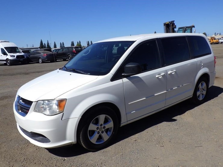 2013-dodge-grand-caravan-image-1