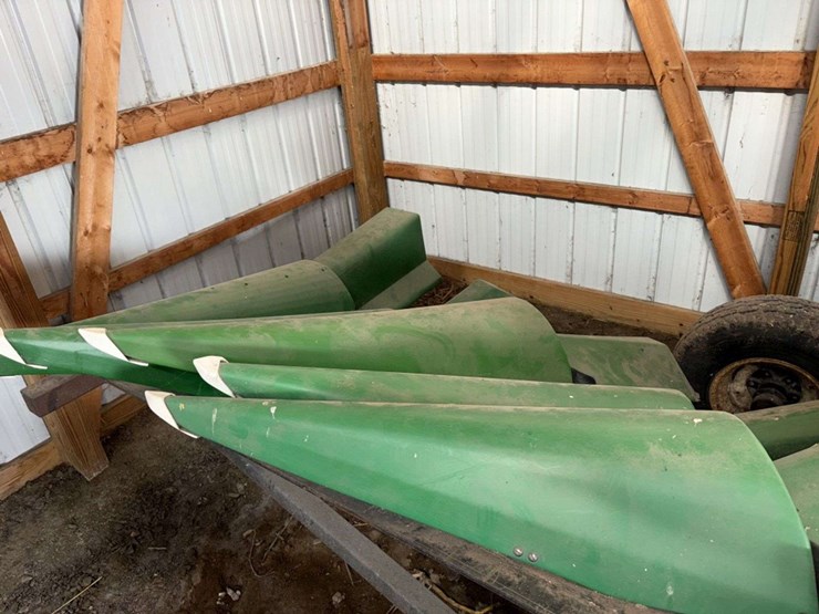 john-deere-12r22”-40-series-cornhead,-gvl-poly-snouts,-cob-saver,-powershafts-image-12