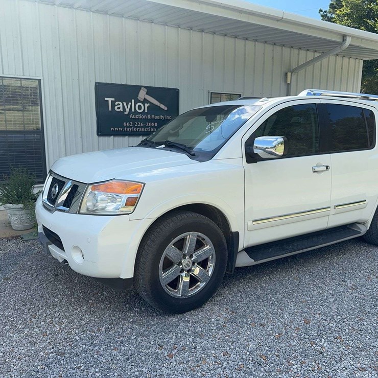 2013 NISSAN ARMADA