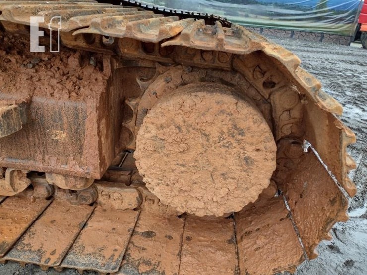 2017-komatsu-pc240-lc-11-image-33