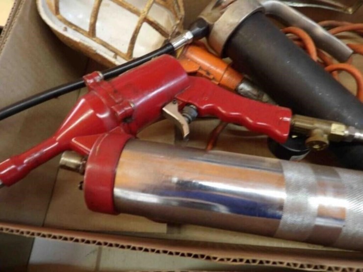 grease-guns,-extension-cord-light-image-2