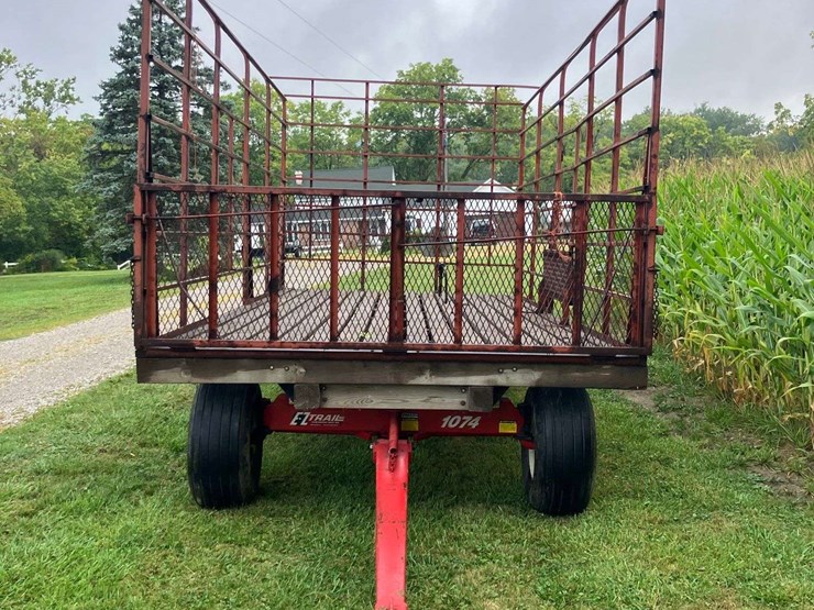 meyers-hay-wagon-with-ez-trail-running-gear-image-3
