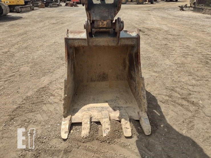2019-deere-135g-image-15