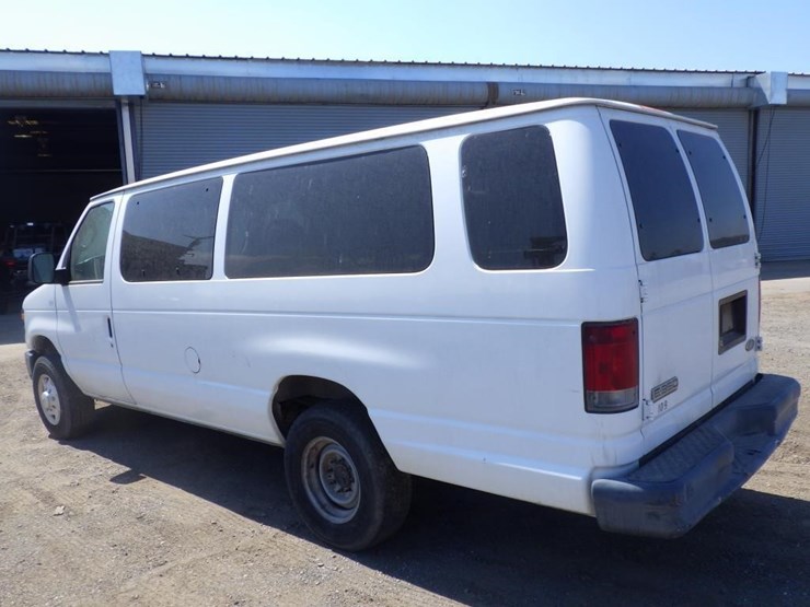 2008-ford-econoline-350-image-4