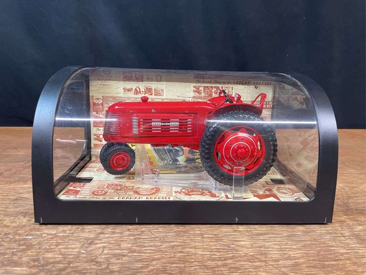 1/16-graham-bradley-tractor-dcp-image-1