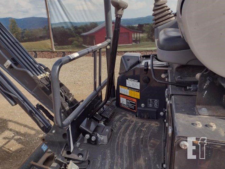 2022-deere-17g-image-11