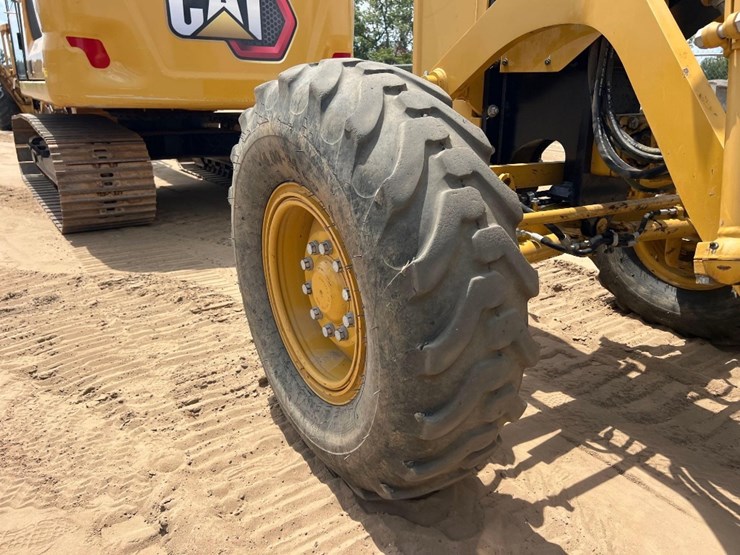 2020-caterpillar-120-image-33