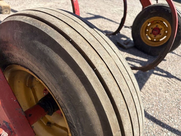 massey-ferguson-129-image-11