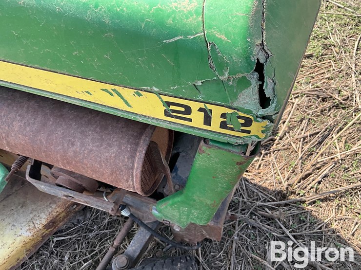 john-deere-212-image-13