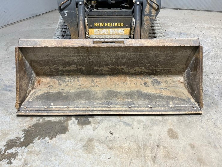 new-holland-c227-image-9