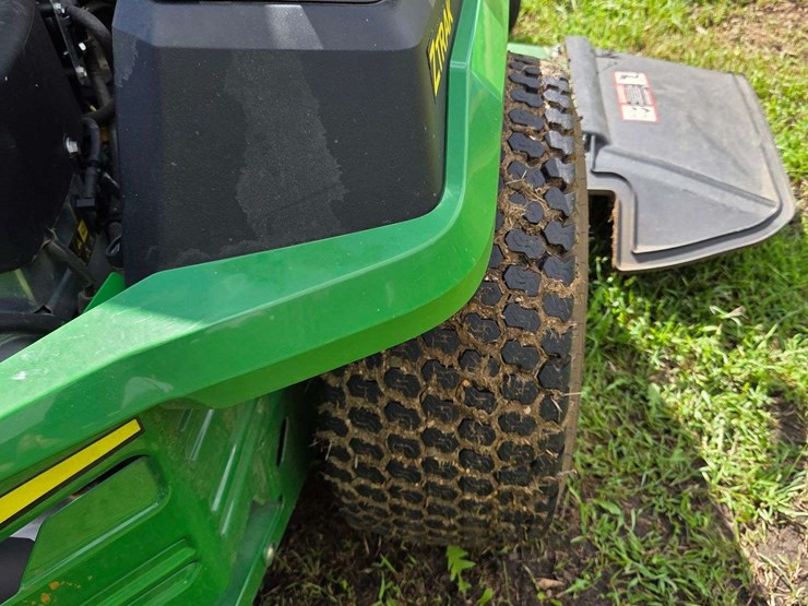 2023-john-deere-la-image-16