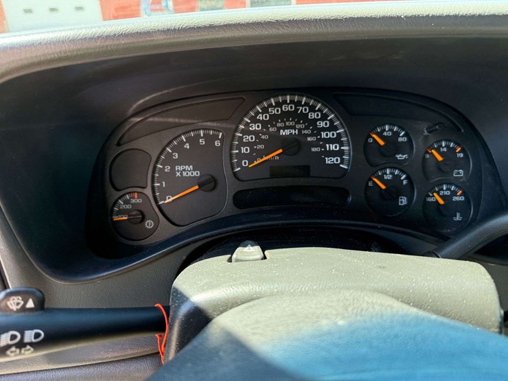 2005-chevrolet-2500-image-46