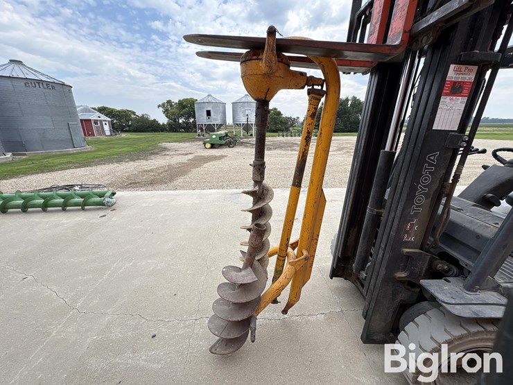 danuser-f-8-3-pt-post-hole-auger-image-7