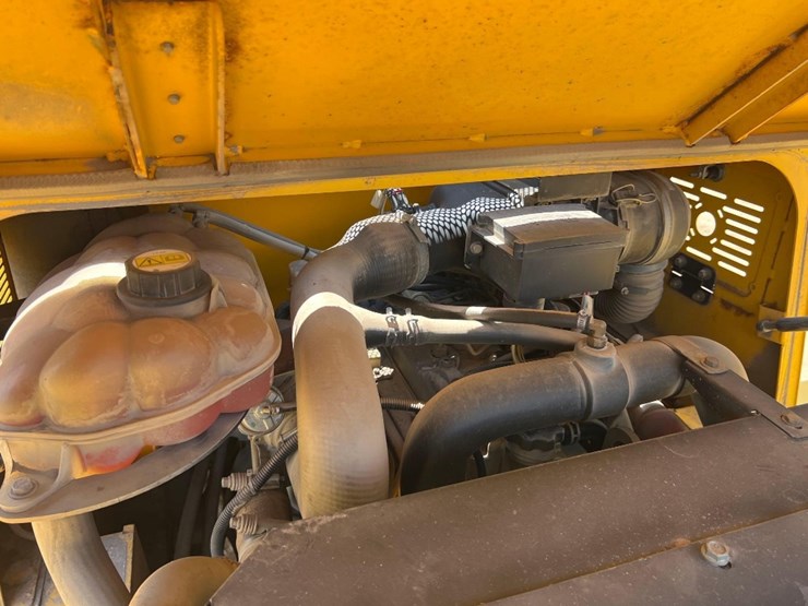 sellick-s80t4e-4ps-rough-terrain-forklift-image-22