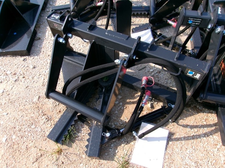 land-honor-tree/post-puller-f/-skid-steer-image-1
