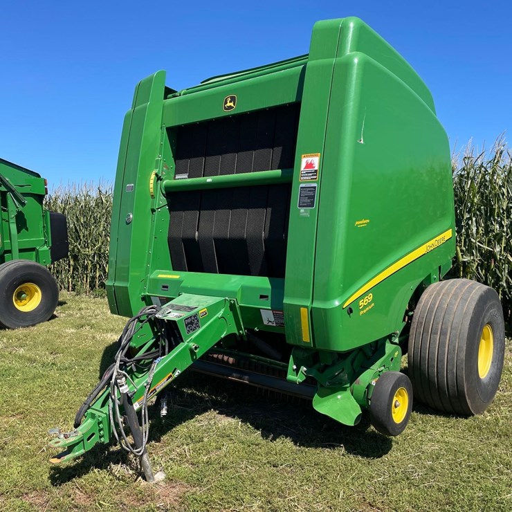 2013 JOHN DEERE 569 PREMIUM