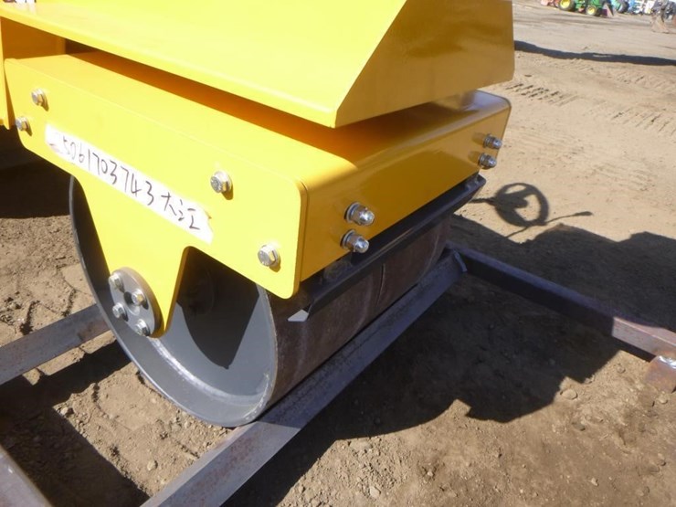 2025-sdlool-sl850-tandem-vibratory-roller-image-10