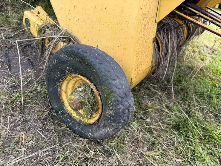 new-holland-590-image-14