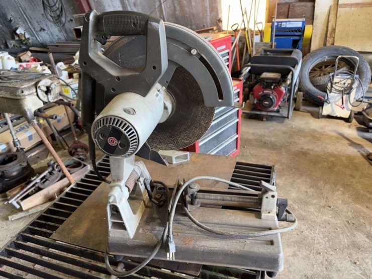 black-and-decker-14”-chop-saw-image-2