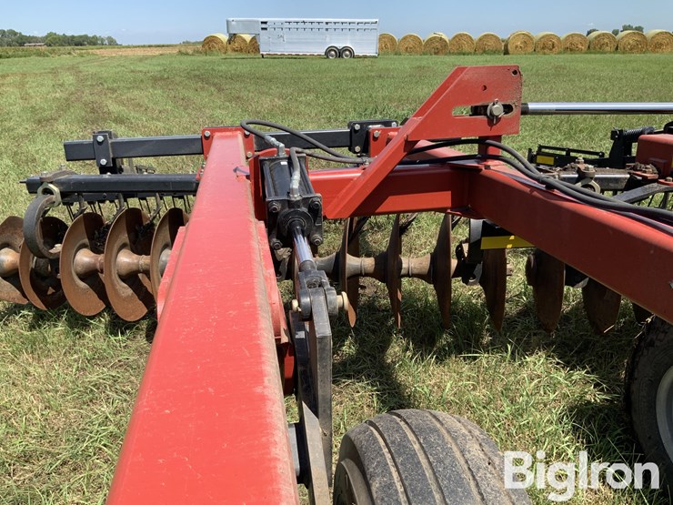 2011-case-ih-370-image-16