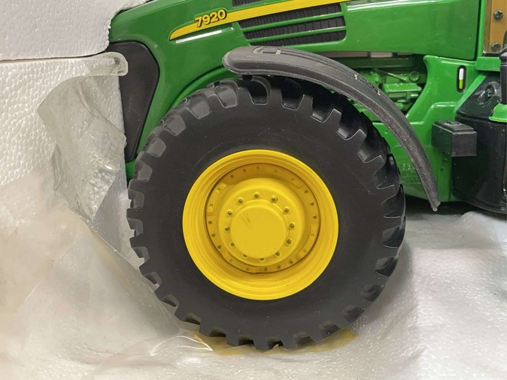 1/16-john-deere-7920-collector-nib-ertl-image-8
