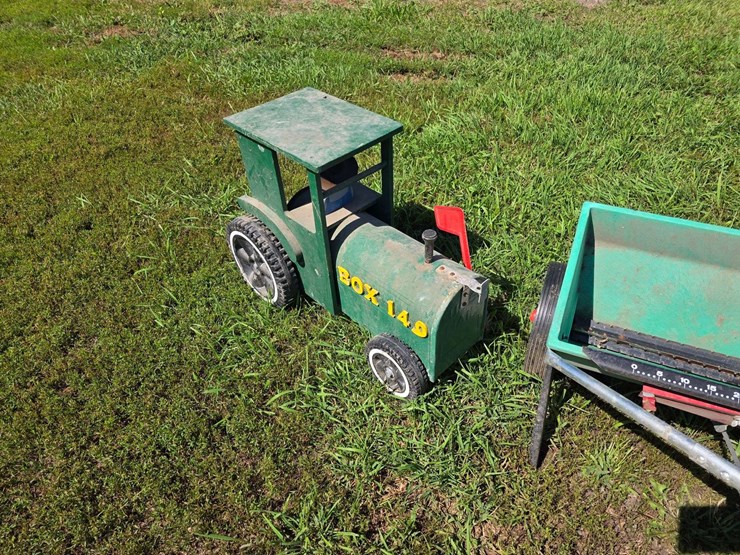 mail-box-and-lawn-spreader-image-4