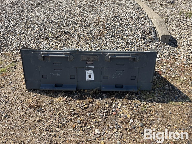 bobcat-68”-heavy-duty-skid-steer-bucket-image-6