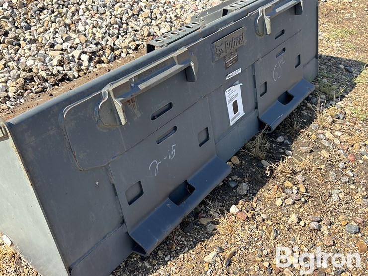 bobcat-68”-heavy-duty-skid-steer-bucket-image-9