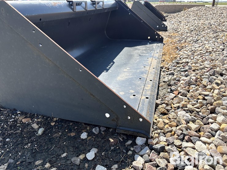 bobcat-74”-heavy-duty-skid-steer-bucket-image-11