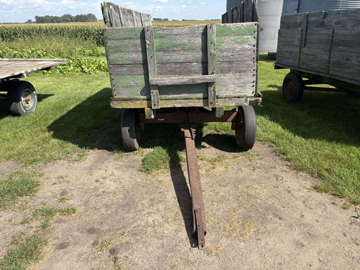 barge-box,-wood,-68”x12’,-31”-sides,-with-sideboards,-on-minnesota-4-wheel-gear,-hoist,-no-endgate-image-2